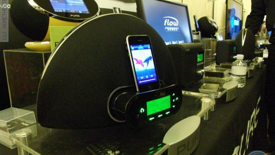 CES 2011: חברת PURE מציגה תחנת עגינה סקסית לאייפון שלכם