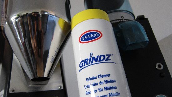 ביקורת: Grindz – חומר הקסמים לניקוי מטחנות קפה