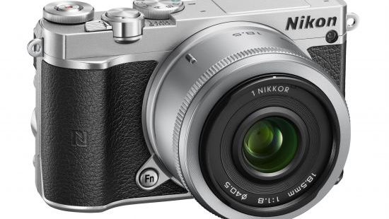 ניקון מכריזה על   nikon 1j5
