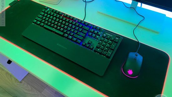 ביקורת: SteelSeries מציגה את Apex 5, מקלדת גיימינג עם סוויצ'ים כחולים, אבל לא בדיוק