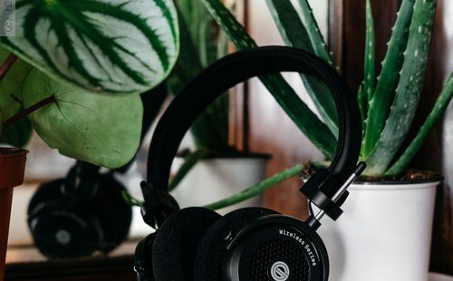Grado הכריזה על אוזניות Bluetooth הראשונות מתוצרתה, אלו הן ה- GW100