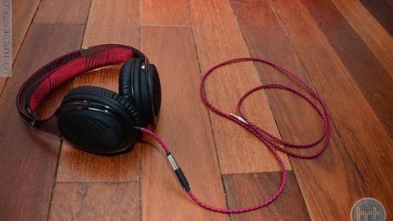 ביקורת: אוזניות ניידות עם סטייל: V-Moda Crossfade LP מול Philips-O'neill The Stretch