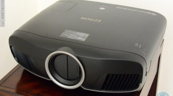 ביקורת: מקרן TW9300 של אפסון עם UHD ו-HDR