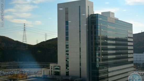 LG – ביקור במפעל מסכים בדרום קוריאה