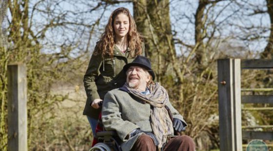 ביקורת: סרט לסופשבוע – המטפלת (The Carer)