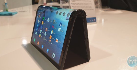 CES 2019: שיחקנו עם הסמארטפון המתקפל הראשון