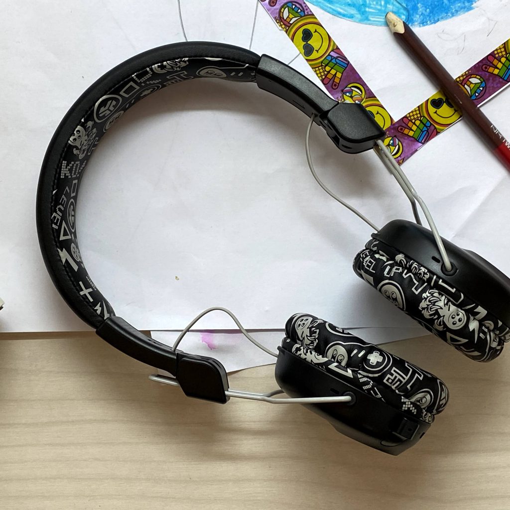 ביקורת: Jlab Audio Jbuddies Play – אוזניות מיוחדות לילדים