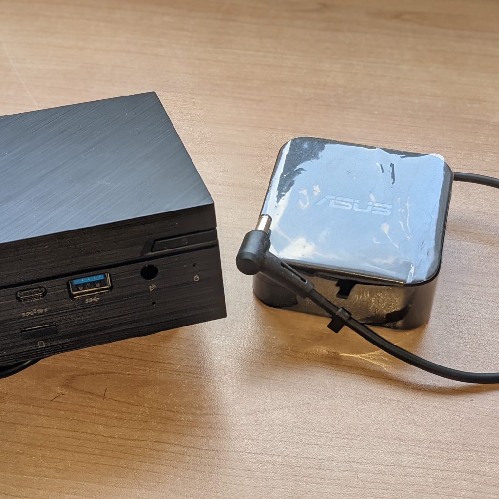 ASUS PN50 – מחשב מיני בגודל כף יד