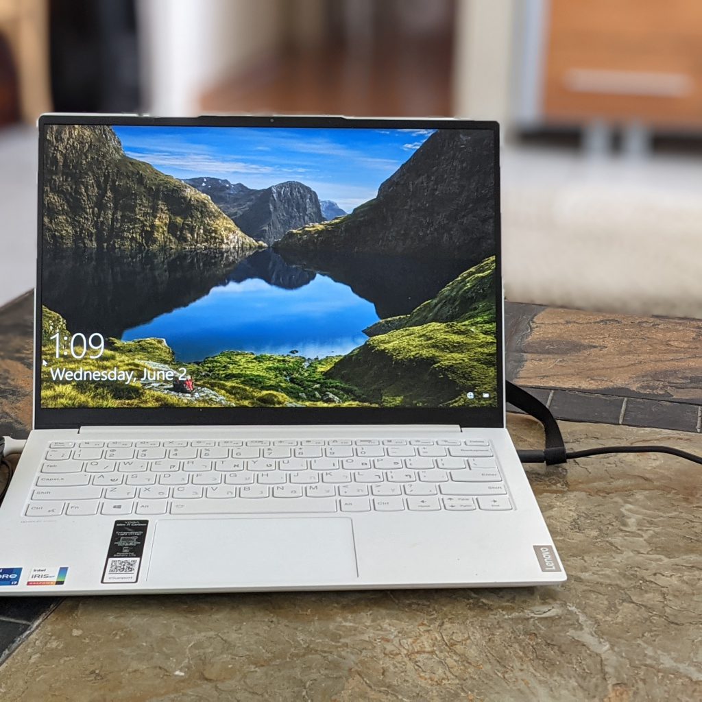 ביקורת: מחשב נייד Lenovo Yoga Slim 7i Carbon 13.3 Inch