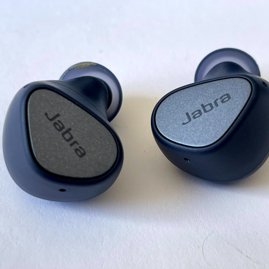 ביקורת: Jabra Elite 3 – זהו הסטנדרט החדש לאוזניות TWS תקציביות