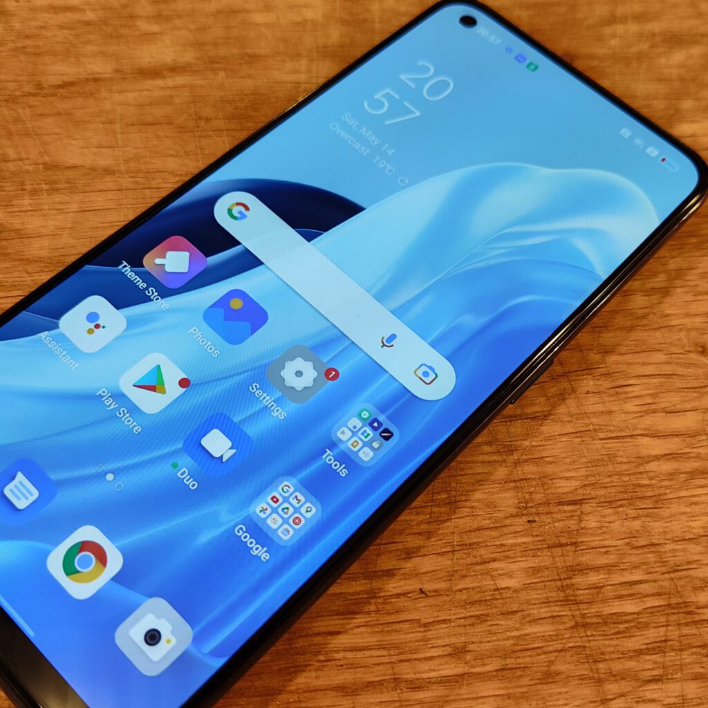 ביקורת: Oppo Reno 7: אין הרבה שינוי