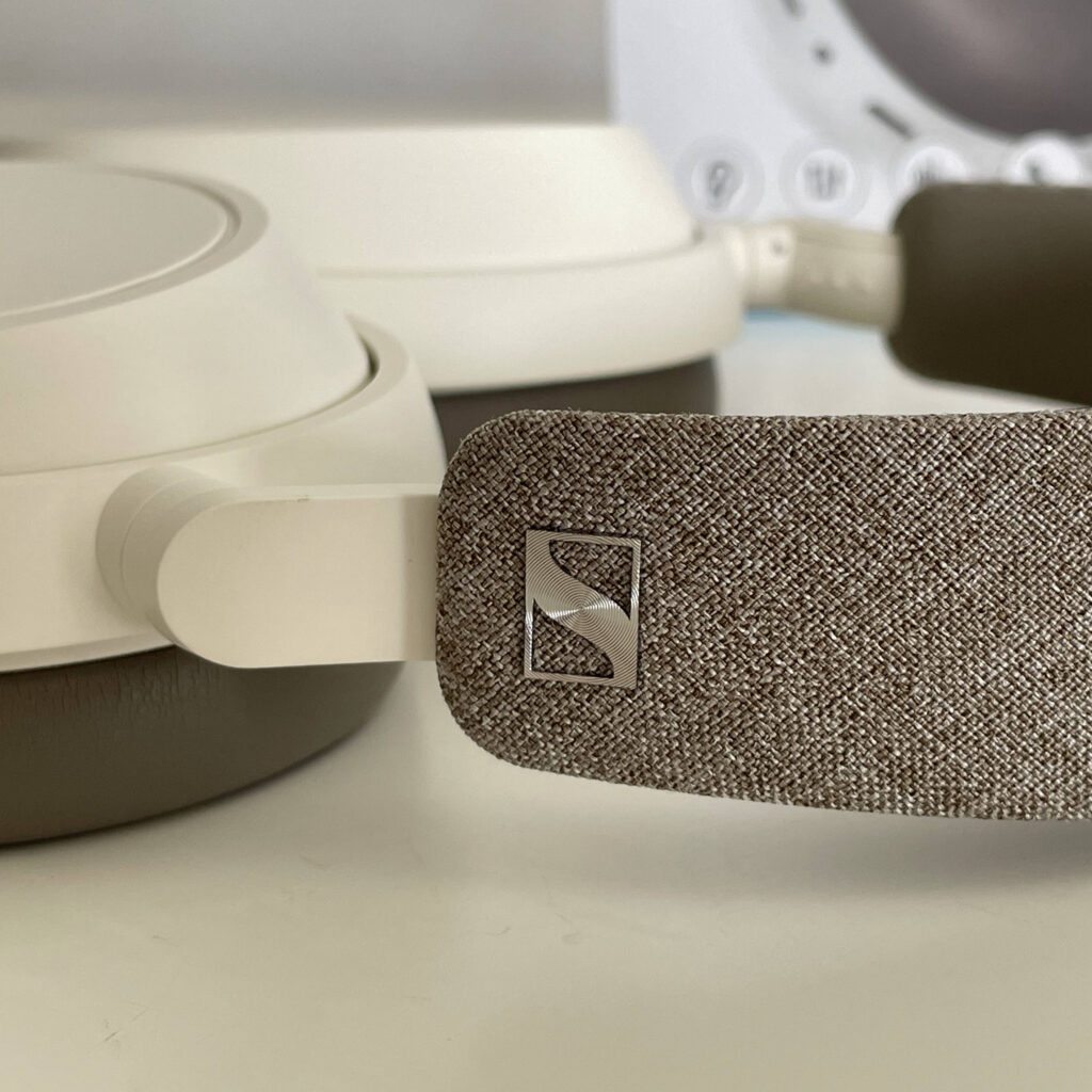 ביקורת: אוזניות Sennheiser MOMENTUM 4 Wireless